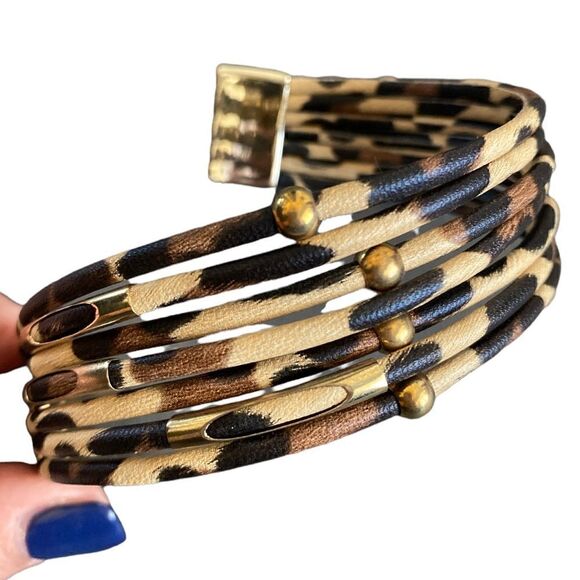 Leopard Print Faux Leather Multi Row Magnetic Cuff Bracelet - Picture 3 of 8